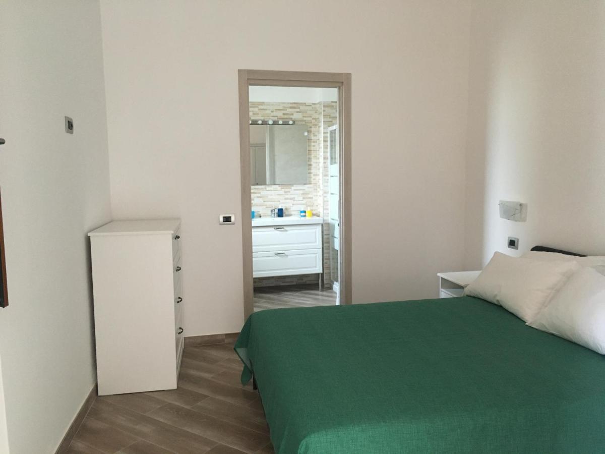 La Finestra Sul Giardino Apartment อีสเกีย ภายนอก รูปภาพ